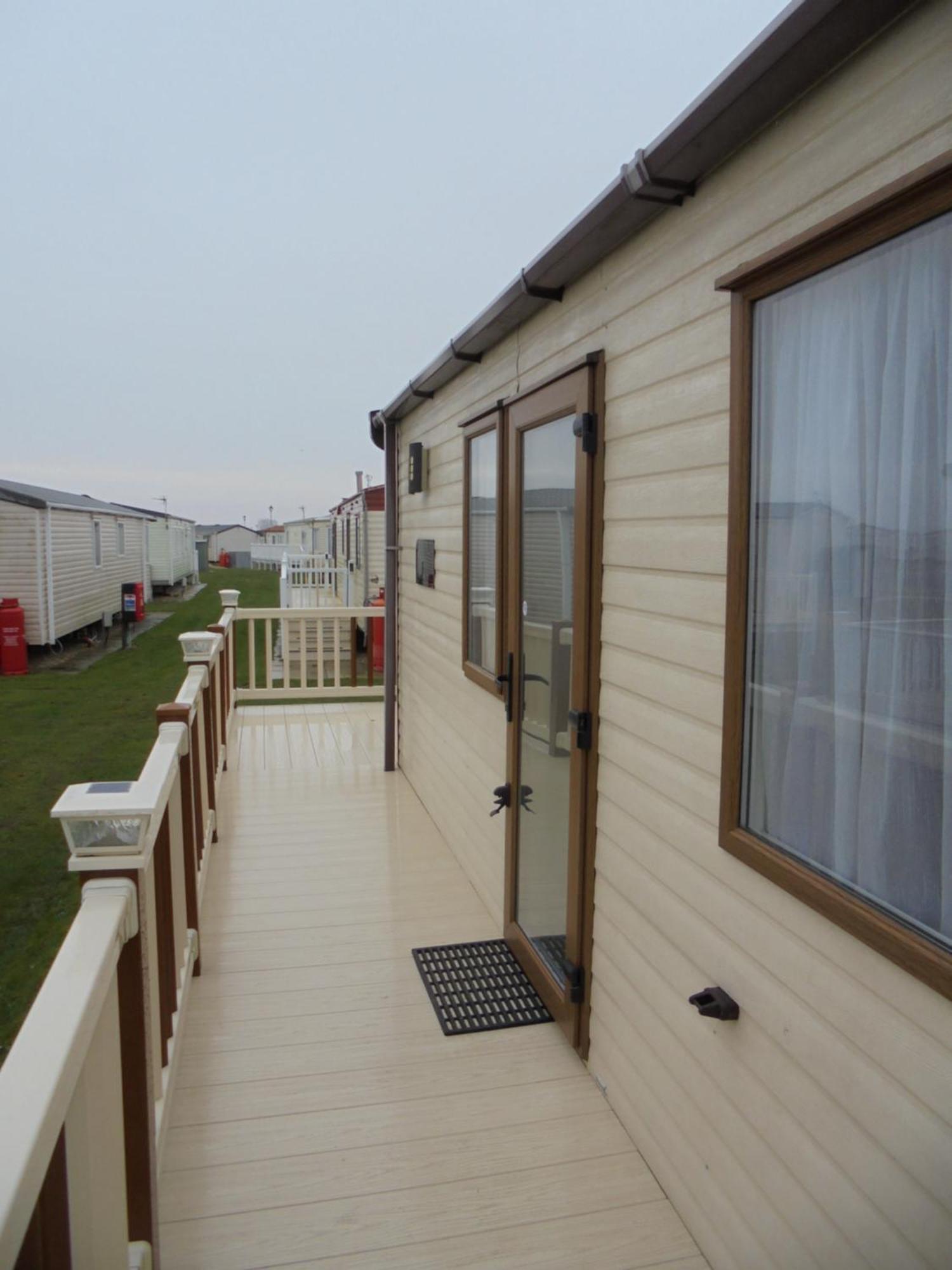 The Grange Ingoldmells: Elan 6 Berth, Central Heated, Wrap Around Decking Екстер'єр фото