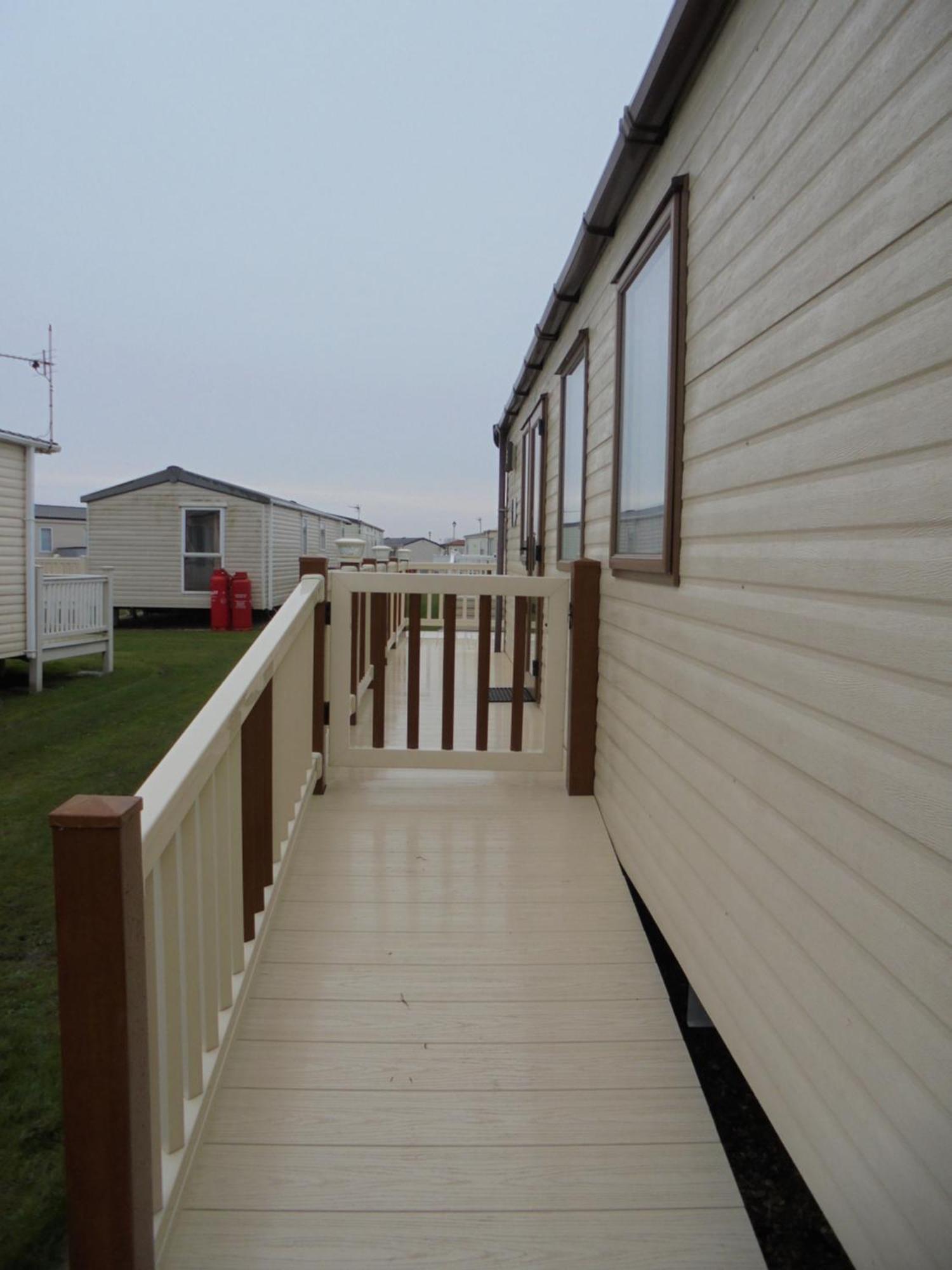 The Grange Ingoldmells: Elan 6 Berth, Central Heated, Wrap Around Decking Екстер'єр фото